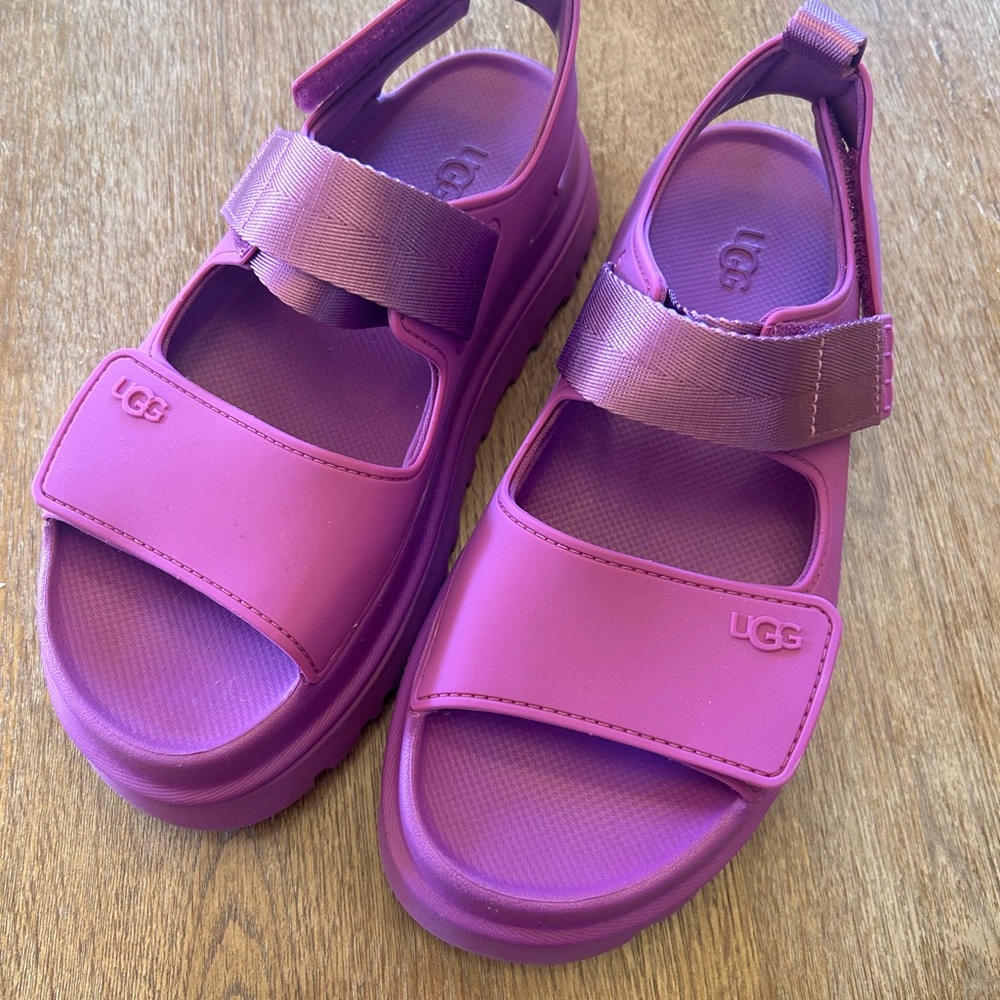 UGG Goldenglow Sandals